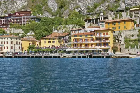 Hotel All'Azzurro in Limone sul Garda