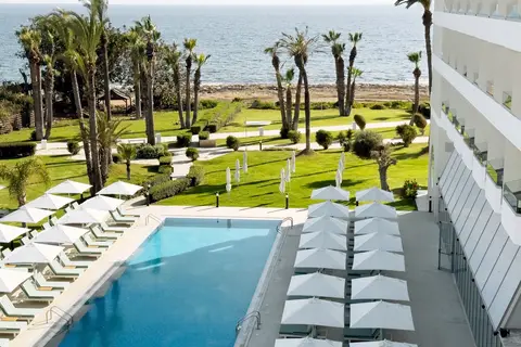 Louis Imperial Beach in Paphos — foto 16