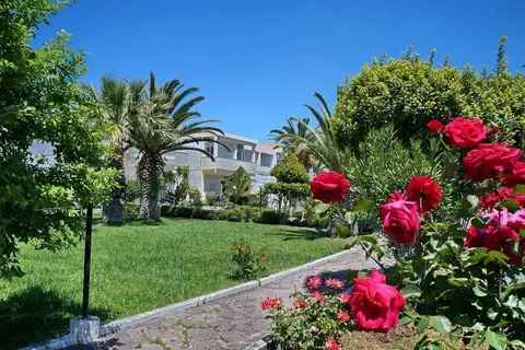 Kalloni Bay in Σκάλα Καλλονής — foto 12