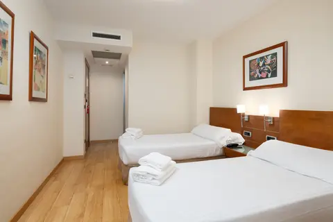 Duerming Longoria Plaza Hotel in Oviedo — foto 9