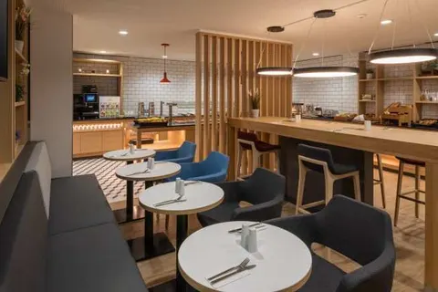 Holiday Inn Express Hamburg Süd foto 2