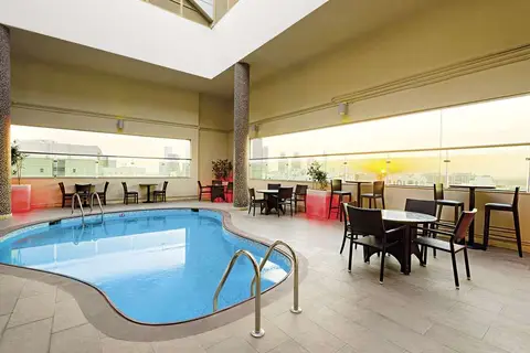 Ramada by Wyndham Downtown Abu Dhabi in الزَّاهية — foto 7
