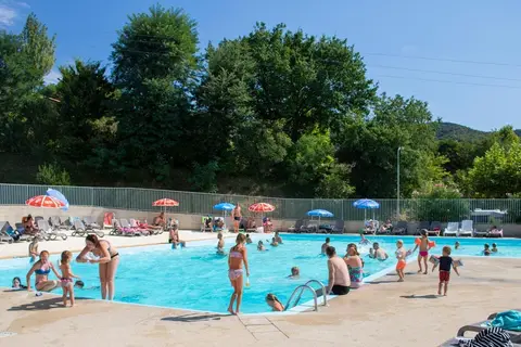 Camping La Garenne in Saint-Laurent-du-Pape — foto 3