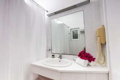 Rhenia Hotel in Τούρλος — foto 22