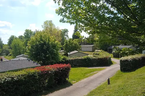 Vakantiepark Hameaux De Miel in Beynat — foto 5
