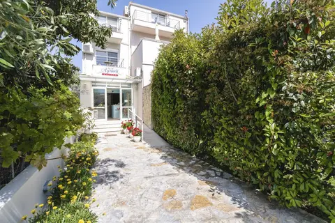 Agnadi Suites in Nikiana South Beach
