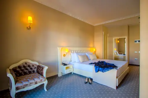 Lot Boutique Hotel in Tirana — foto 14