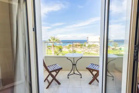 Pela Sofia in Δημοτική Ενότητα Μαλίων — foto 6