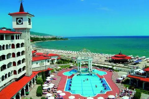 Helena Park in Sunny Beach — foto 12