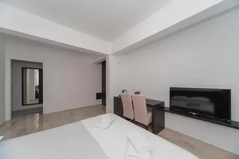 N Hotel in Sutomore — foto 7