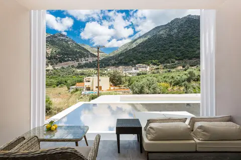 T Hotel Premium Suites in Vlichada, foto 17