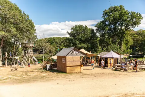 Camping Château La Forêt in Saint-Julien-des-Landes — foto 21