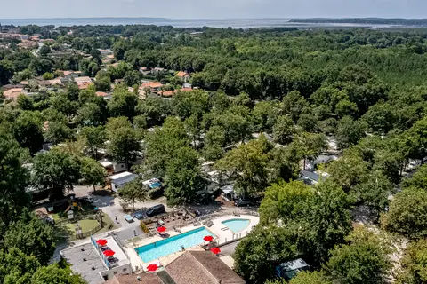 Flower Camping La Canadienne in Arès — foto 14
