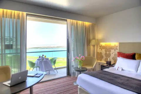 Crowne Plaza Abu Dhabi - Yas Island in جزيرة ياس — foto 14