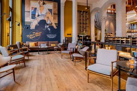 Post-Plaza Hotel & Grand Café foto 8