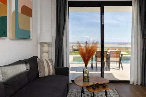 Flamingo View Suites & Villas in Νέα Ποτίδαια Νέων Μουδανιών Χαλκιδικής — foto 18