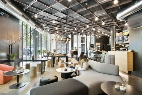 Niu Barcelona in Barcelona — foto 10