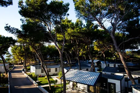 Waterman Beach Village camp & glamping in Supetar — foto 12