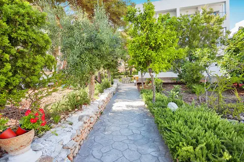 Petit Garden Hotel by Flacalco in Cala Ratjada — foto 23
