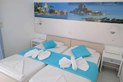 Blue Nest Hotel in Τιγκάκι — foto 5