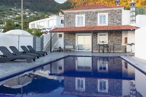 Rosinha's House in Calheta