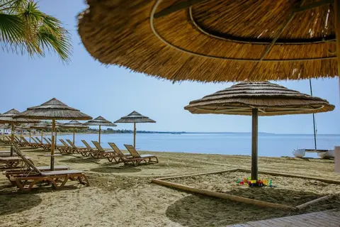 The Golden Bay Beach Hotel in Larnaca — foto 23