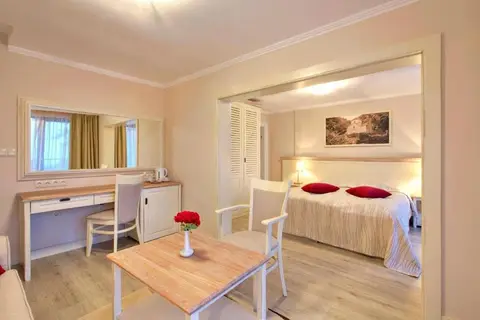 White Rock Castle Suite Hotel in Златни пясъци — foto 11