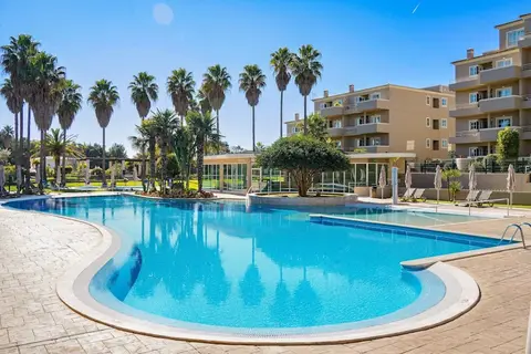 Vitor's Plaza in Mexilhoeira Grande, foto 17