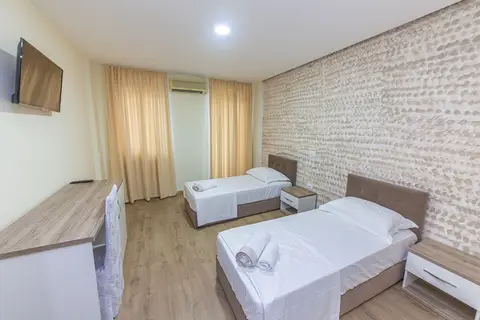 Esal Hotel in Durres — foto 28