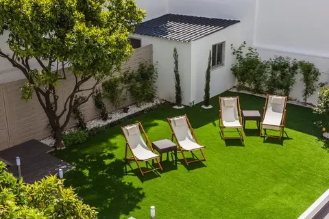 Vila Garden Guesthouse in Almada — foto 21