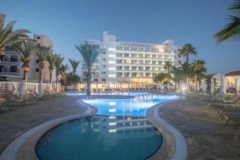 Bohemian Gardens Hotel in Παραλίμνι — foto 13