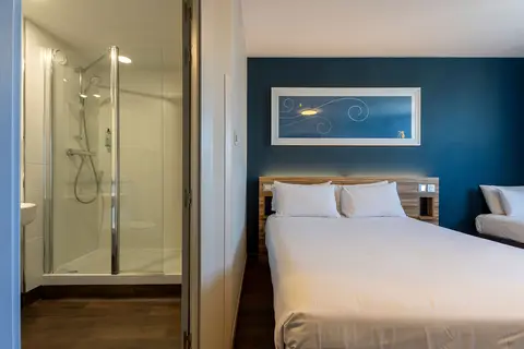Travelodge Barcelona Poblenou in Barcelona — foto 16