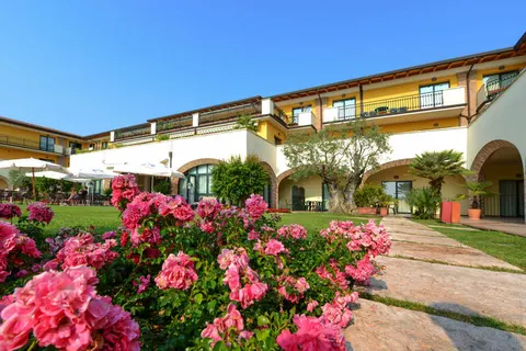 Residence Le Terrazze Sul Lago in Padenghe sul Garda