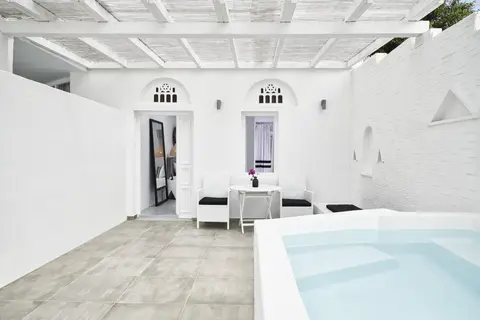 Mr & Mrs White Tinos in Άγιος Ιωάννης — foto 18
