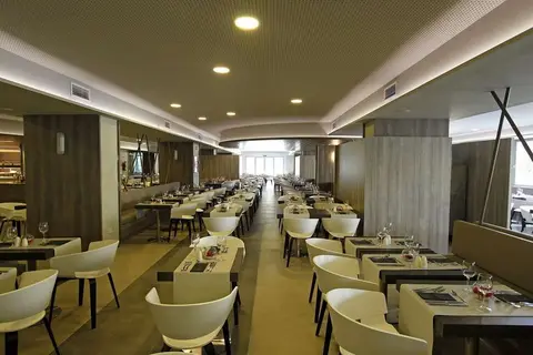 BG Tonga & Suites Tower Design Hotel in Santa Margalida — foto 14