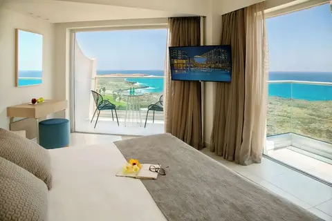 Hotel NissiBlu Beach Resort in Ayia Napa — foto 19