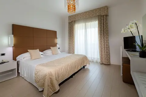 Continental in Sirmione — foto 21