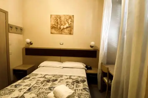 Elide in Rome, foto 2