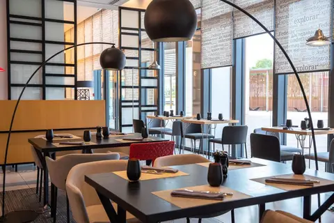 Canopy by Hilton Dubai Al Seef in Dubai — foto 6