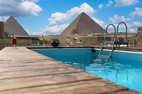 Pyramids Height in Caïro