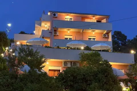 Villa Luketa in Podstrana — foto 3