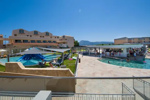 Kiani Beach Resort in Καλύβες — foto 5
