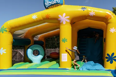 Flower Camping Le Kerarno in Saint-Philibert — foto 14