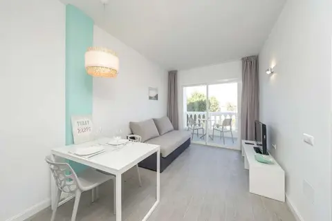 Endlss Beach & Disco Hotel Ibiza in Cala de Bou — foto 5