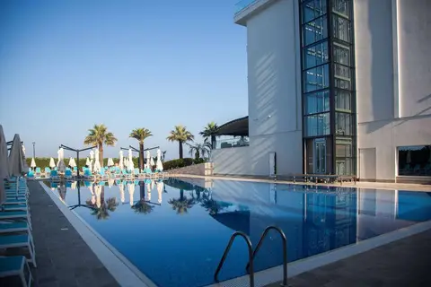 Premium Beach Hotel in Golem