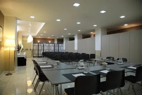 Stelle Hotel The Businest in Napels — foto 16