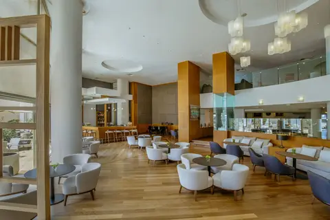 The Golden Bay Beach Hotel in Larnaca — foto 5