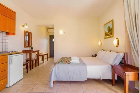 Sunrise Suites in Καλύβες — foto 21