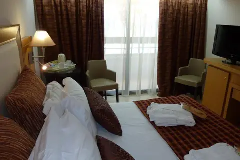 Atlantica Golden Beach Hotel in Paphos — foto 25