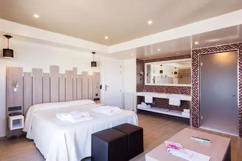 Aparthotel Orquidea in Santa Eulària des Riu — foto 29